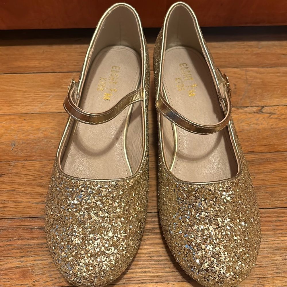 Gold High-Heel dress shoes